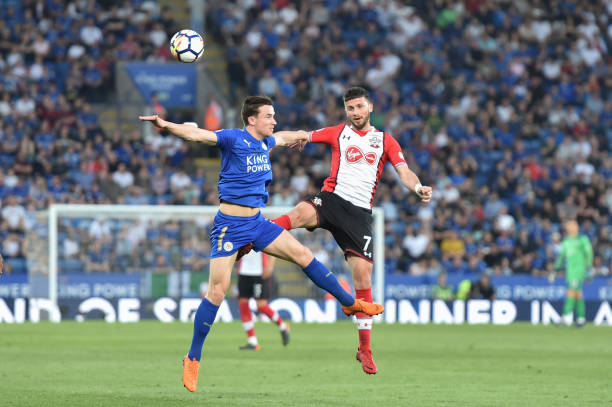 而是凭借其 而是凭借其