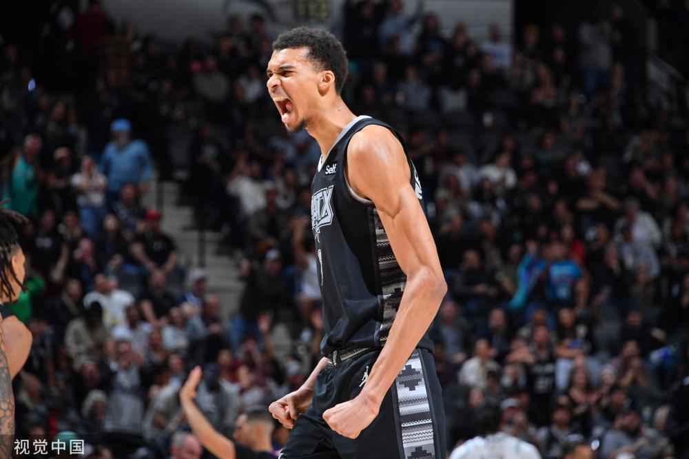 他的传奇故 他的传奇故